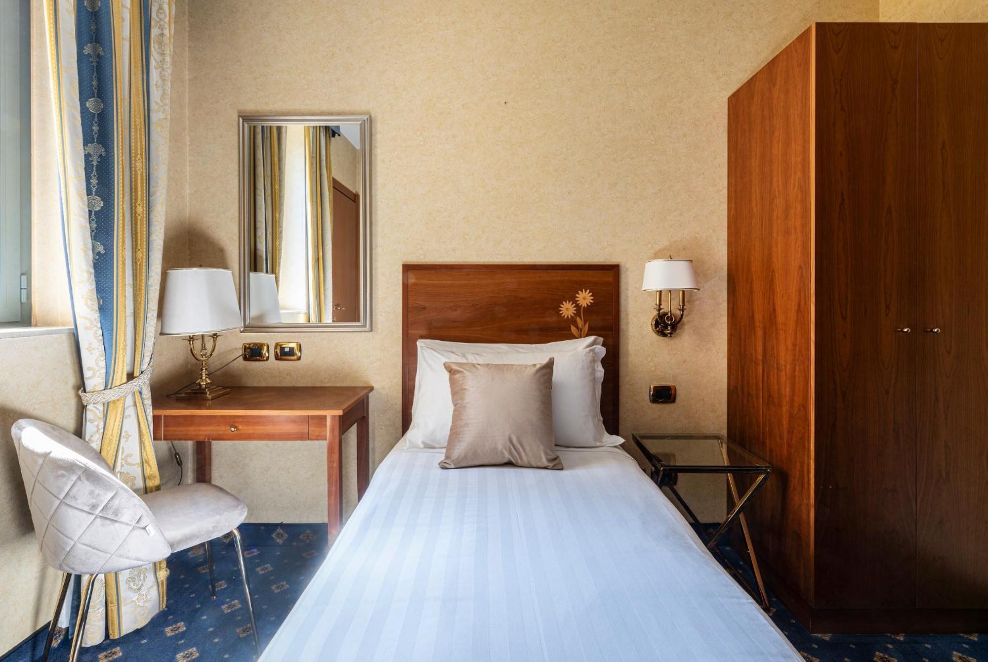 Small Single Room,1597545249:JPEG